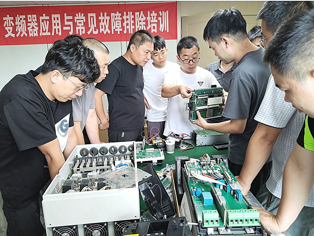 山西信发化工高压变频器企业内训现场