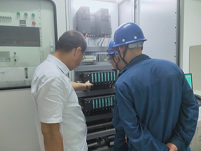 工业自动化培训现场实拍：设备实操与讲师带教
