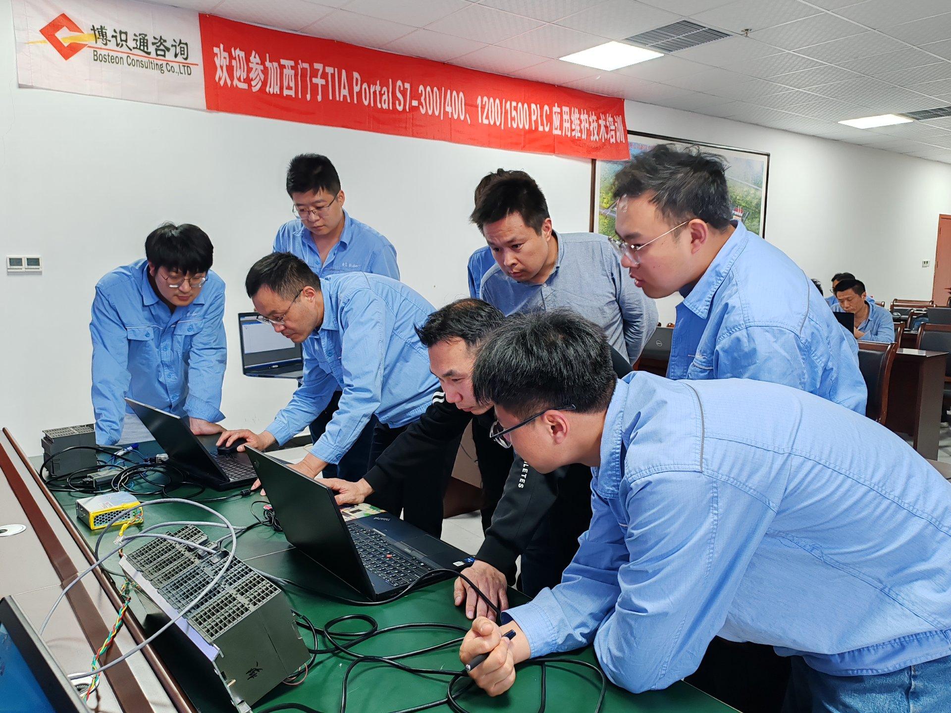 工业自动化培训现场实拍：设备实操与讲师带教